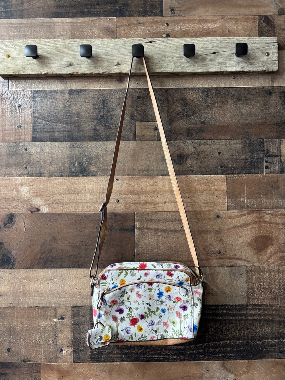 Bueno Floral Print Crossbody Bag in Cream and Multicolor